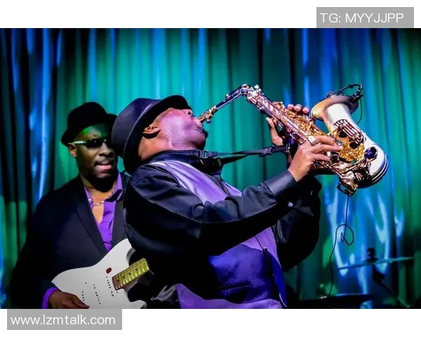 杭州羽毛球队在欧锦赛上的拼搏历程与荣耀时刻分享